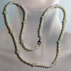 Freshwater Pearl and White Jade Necklace.